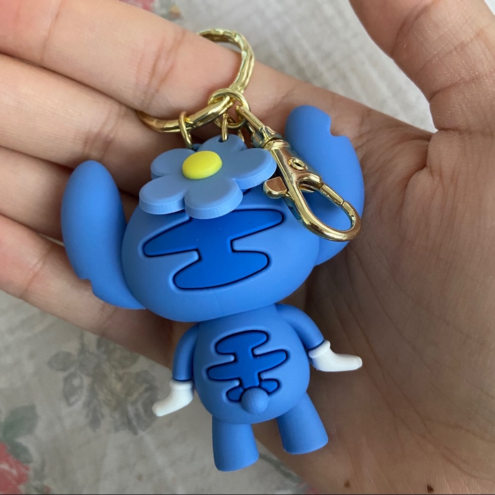 🦋 BRAND NEW Super Adorable Stitch Keychain 🦋 - Picture 2 of 3